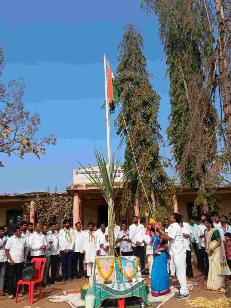 ಹಳ್ಳೂರಲ್ಲಿ ವಿವಿದೆಡೆ 77 ನೇ ಗಣರಾಜ್ಯೋತ್ಸವ ಆಚರಣೆ